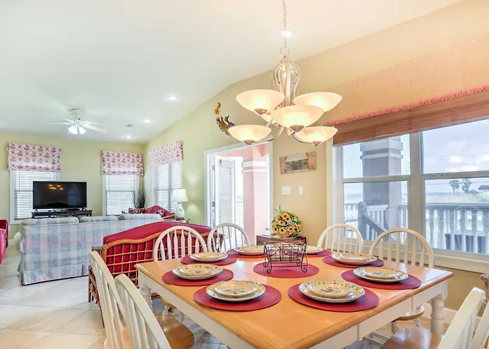 Holiday home Walk To Beach! Family W/ Deck Gulf Shores